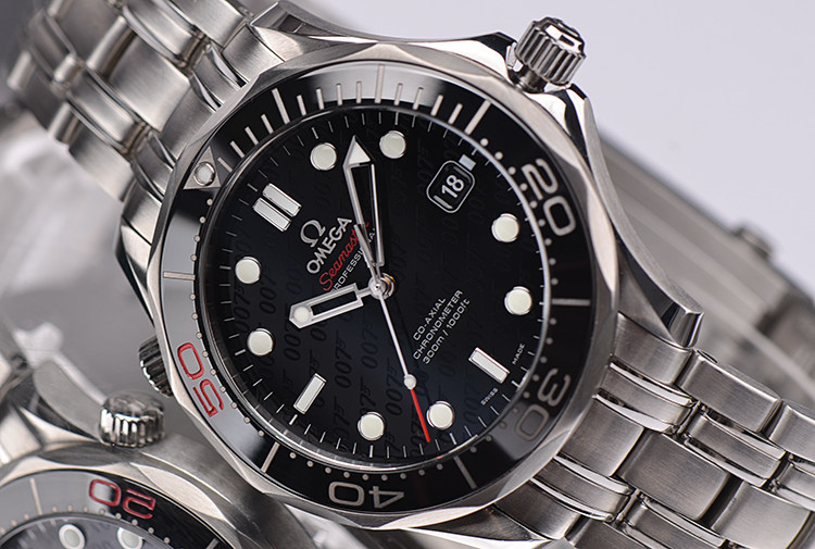 已售出【未使用品】欧米茄海马007限量版自动男表212.30.41.20.01.005