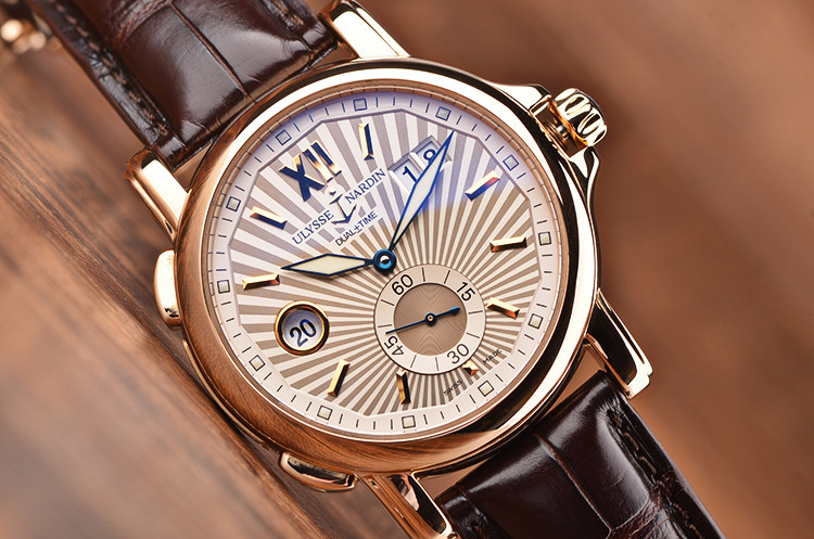 已售出【97新】雅典玫瑰金双时区大日历自动机械折叠扣男表246-55/30