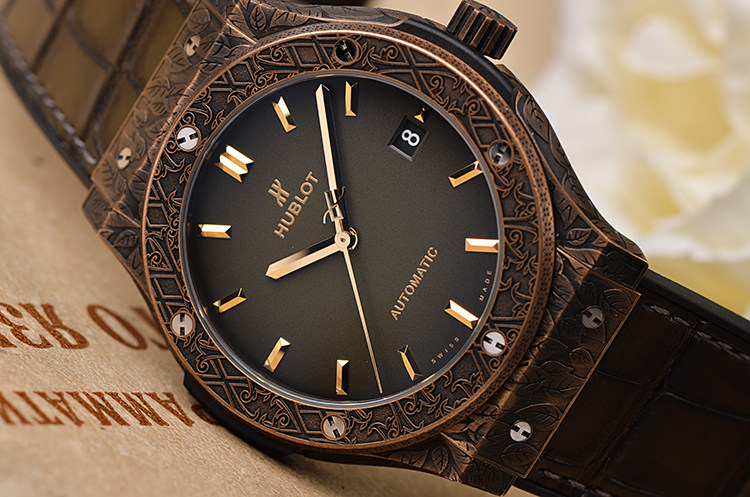 已售出【未使用】宇舶雕花青铜表壳绿面限量版男表511.BZ.6680.LR.OPX17