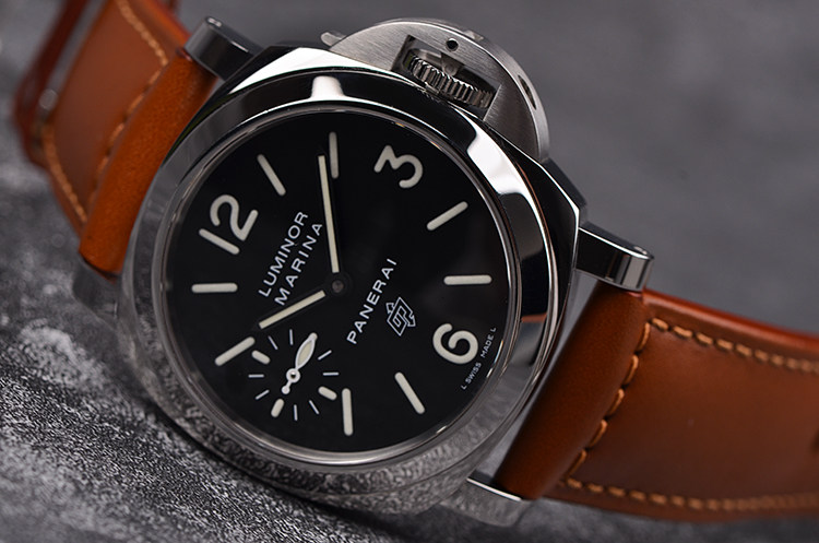 已售出【98新】沛纳海LUMINOR黑盘小三针手上链皮带男表pam00005盒证齐