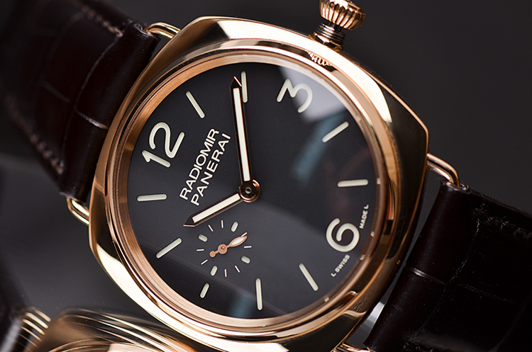 已售出【97新】沛纳海玫瑰金三明治深棕面小三针手上链皮带男表PAM00378