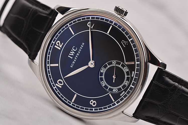 已售出【97新】万国葡萄牙复刻系列黑盘小三针手上链皮带男表IW544501