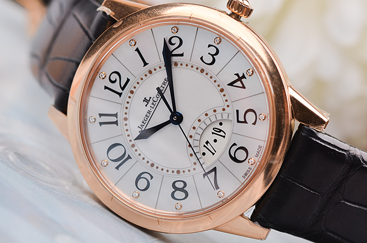 已售出【未使用品】积家约会玫瑰金刻度钻贝母盘大三针自动女表Q3542490