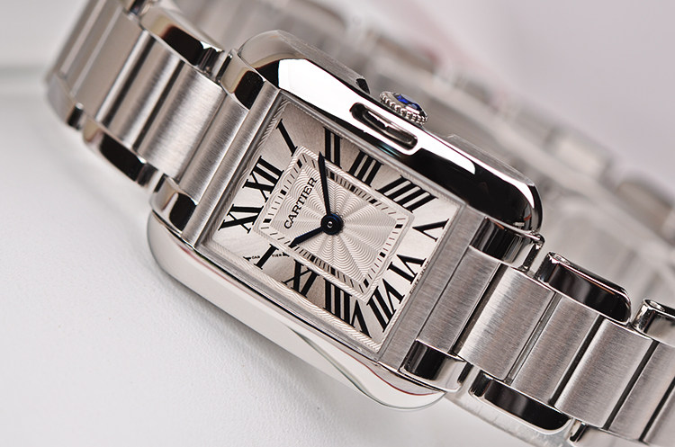 已售出【98新】卡地亚坦克白盘两针石英钢带女表W5310022有盒有发票