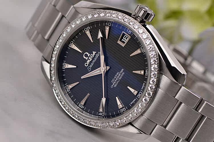 已售出【98新】欧米茄海马精钢镶钻自动钢带腕表231.15.39.21.51.001