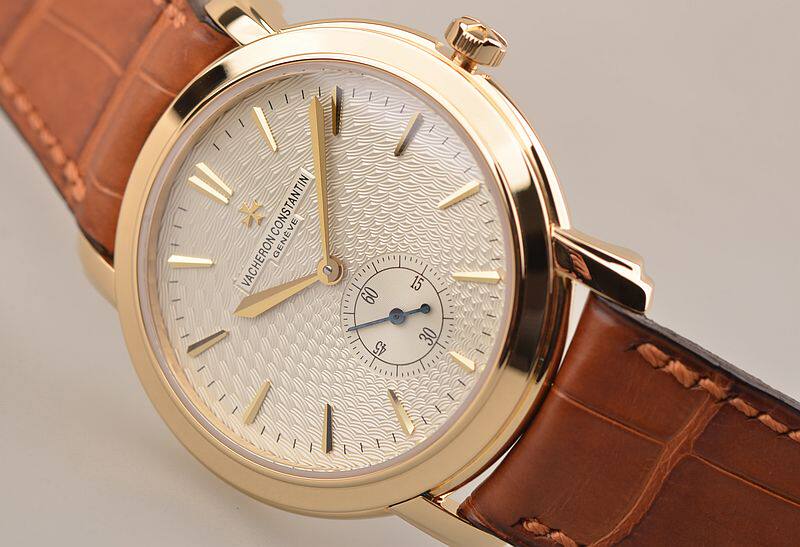 已售出【97新】江诗丹顿马耳他黄金小三针手上链男表81000/000J-9108