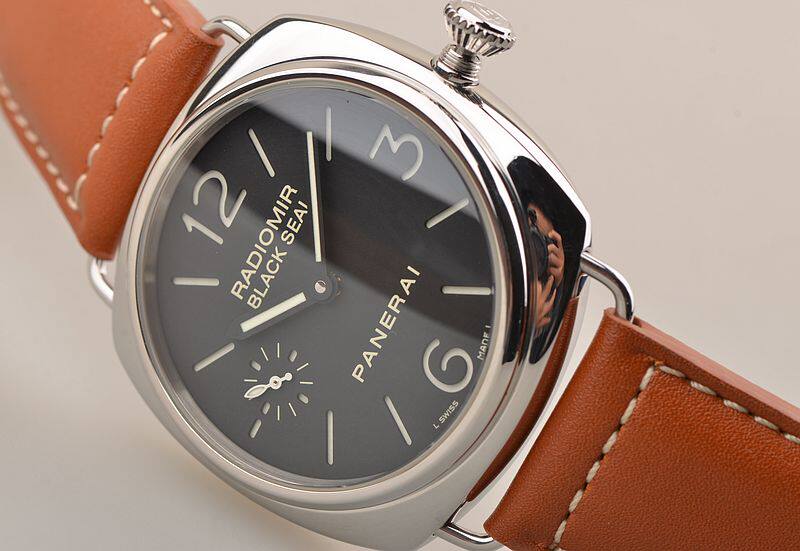 已售出【97新】沛纳海黑面小三针手上链背透皮带男表pam00183盒证齐