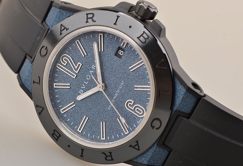 已售出【98新】宝格丽Diagono陶瓷圈蓝面大三针日历胶带男表DG41C3SMCVD