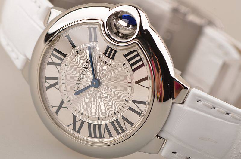 已售出【未使用品】卡地亚蓝气球33MM白盘石英折叠扣皮带女表W6920086