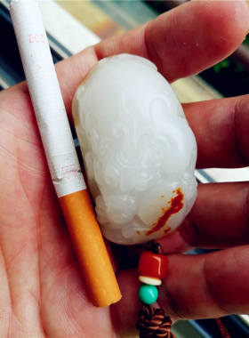 红皮白肉把件貔貅新疆和田玉籽料