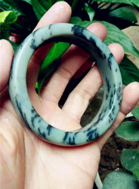 沙枣青手镯内径新疆和田玉