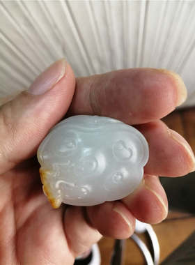 洒金皮把件新疆和田玉籽料