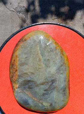 2.29公斤新疆和田玉籽料淡淡的紫色直闪石玉（猫眼效应）