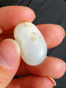 7.1克新疆和田玉籽料高白戈壁料特征原石（水返沙旱籽）