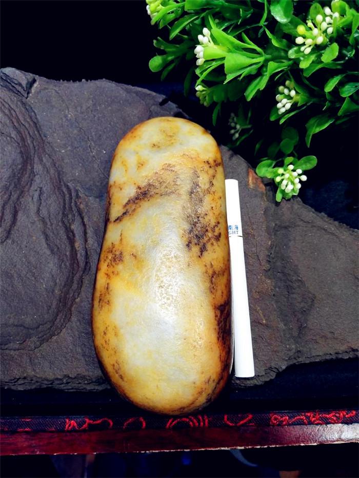 378克新疆和田玉籽料黄沁皮原石玩料（大把件）