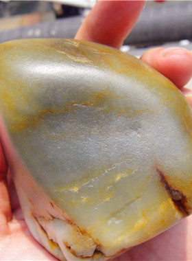 655克新疆和田玉籽料超级细腻青花玩料（肉质一口气，像个大印章