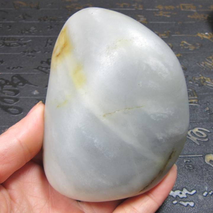 337克新疆和田玉籽料白青花原石