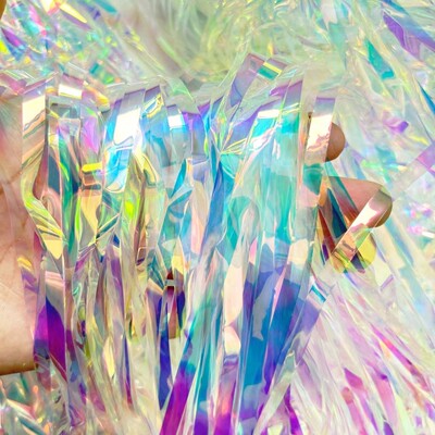 炫彩流苏背景墙透明彩虹膜雨丝帘