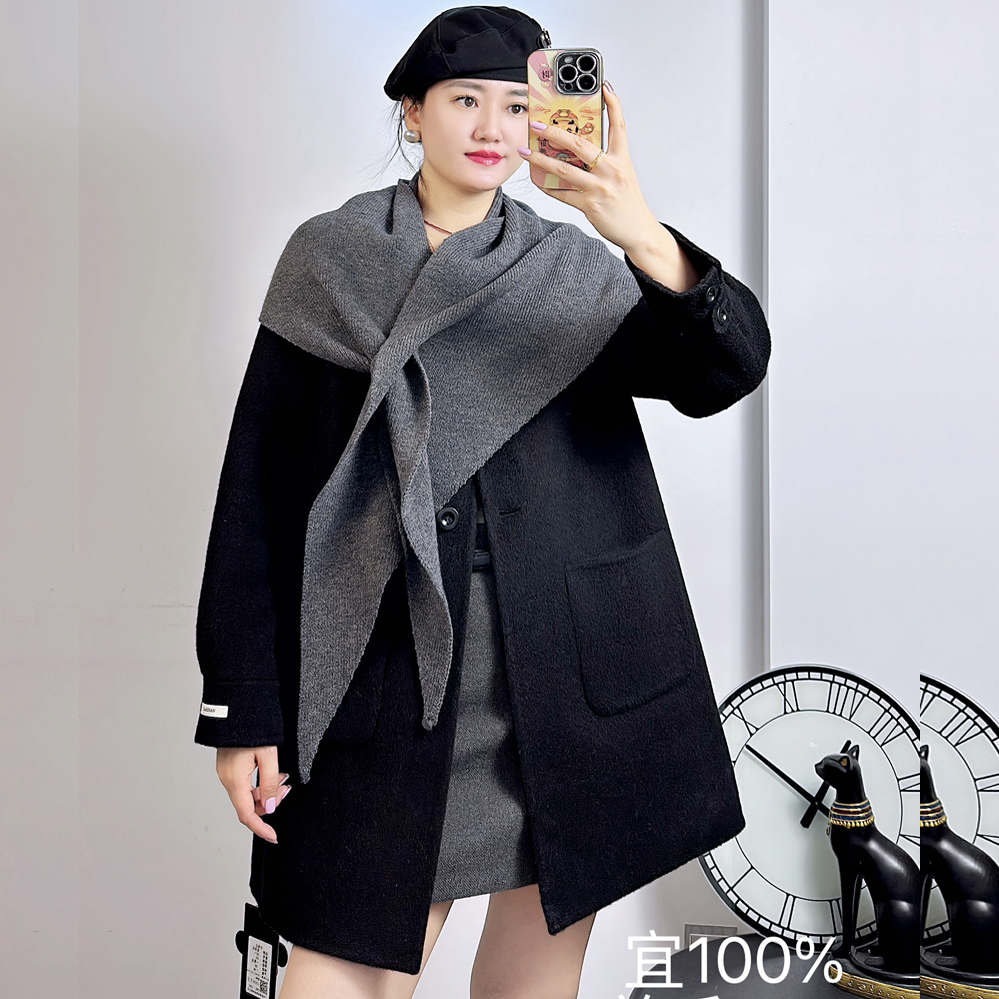 宜语析5810新年款加大码羊毛外套女 200斤胖mm圆领中长风衣配围巾