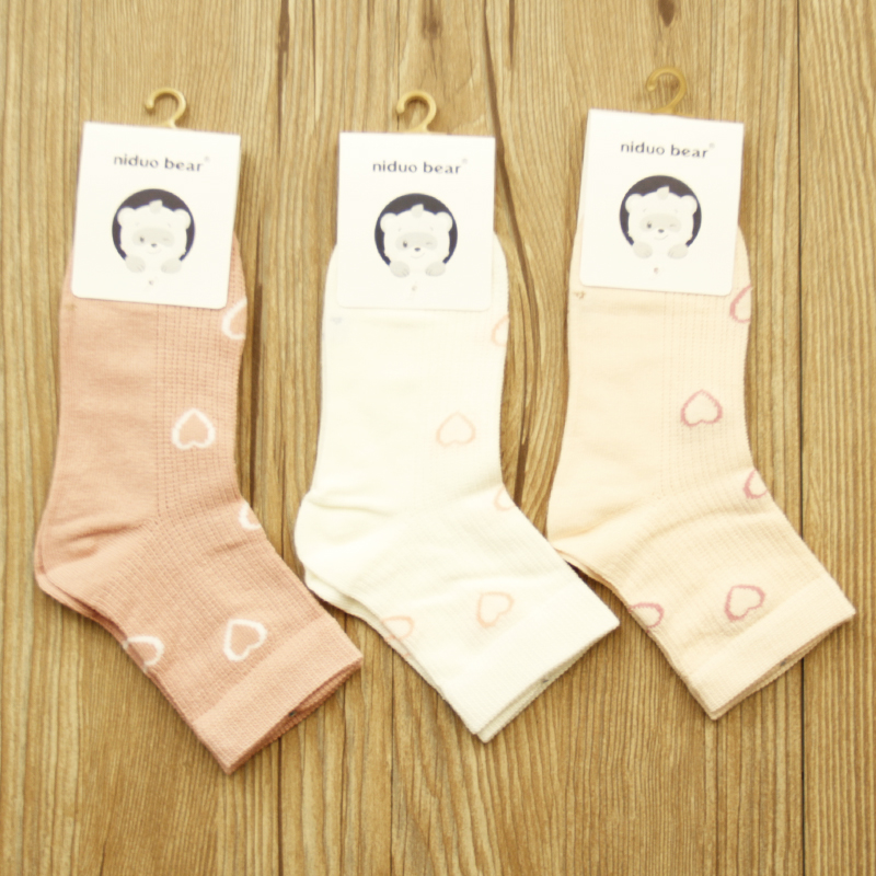 尼多熊新款纯色爱心高含棉袜子