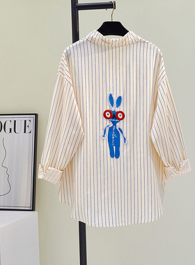 后背卡通绣花棉衬衫女蓝色条纹衬衣2025春夏宽松中长款文艺范上衣