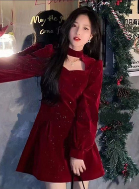 细闪丝绒连衣裙女2026春秋新款高档气质优雅红色收腰显瘦A字裙子