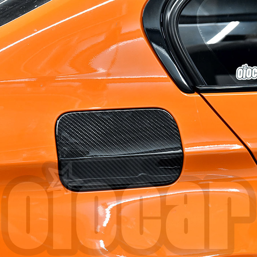 适用于宝马 BMW F80 M3 oiomotors改装碳纤维油箱盖