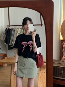 T0916-P25 黑色蝴蝶结短袖T恤女2025春夏新款圆领打底衫内搭上衣图片