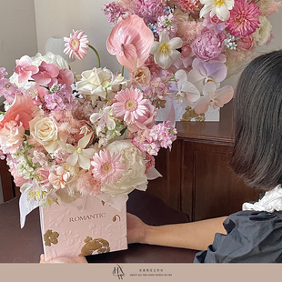 【欢喜物】原创设计七夕情人节浮光跃金系列礼盒简约方盒礼品花盒