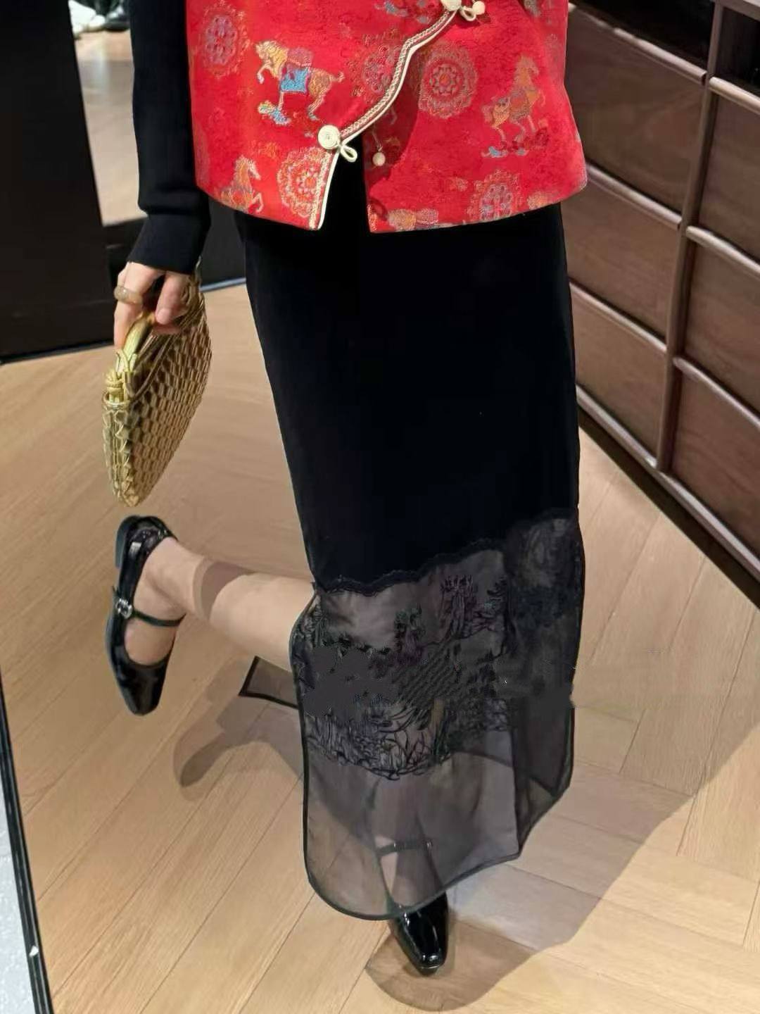 2026早春款真丝丝绒拼接欧根纱刺绣花边半身长裙,女装/女士精品,半身裙,淘宝优惠券,粉丝福利购,淘宝优惠卷