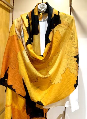 秋冬新品水溶羊绒围巾女薄羊绒披肩百搭长款印花长巾保暖围脖