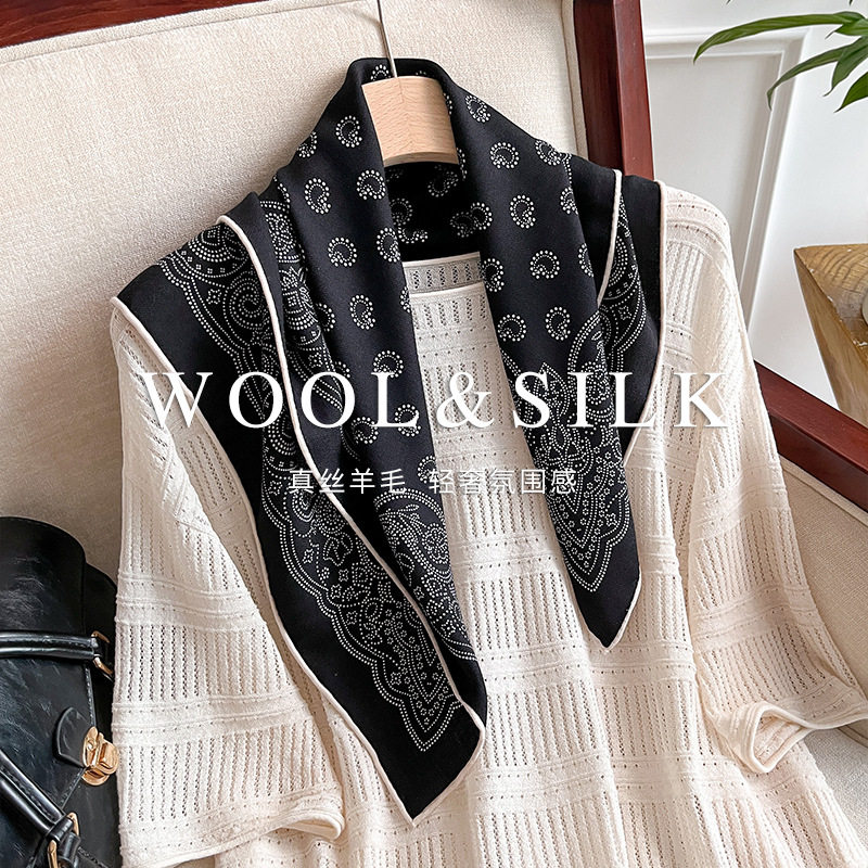 双面高端气质丝毛方巾2025秋冬新款百搭真丝羊毛丝巾设计丝毛