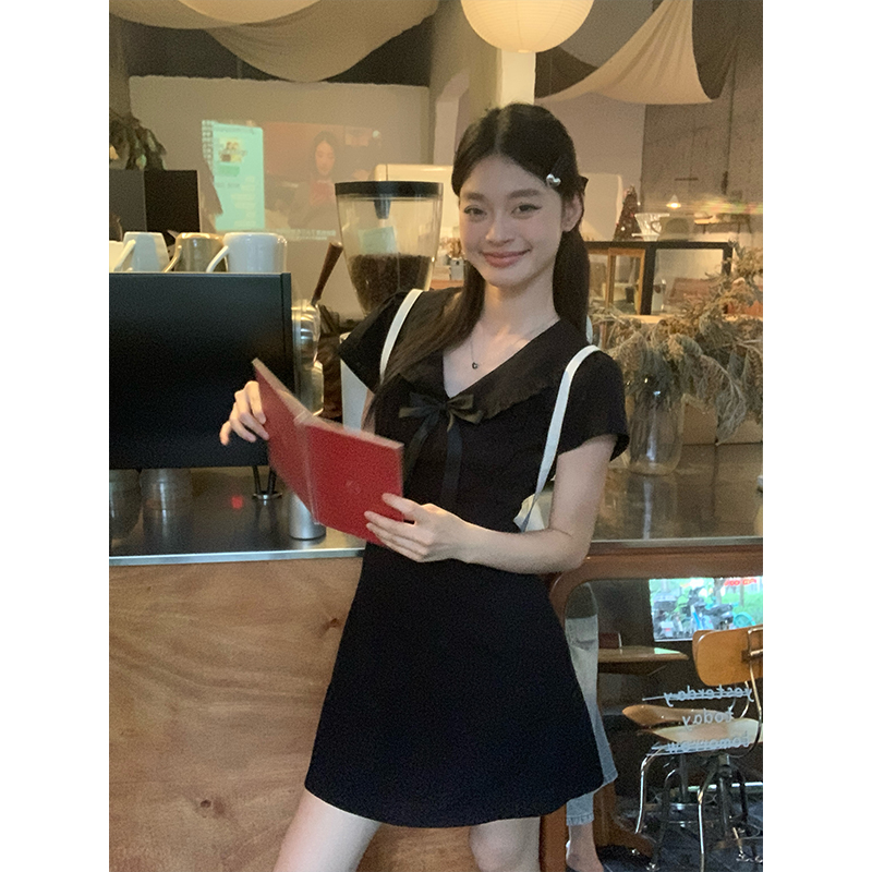 Black (with Removable Bow Brooch)