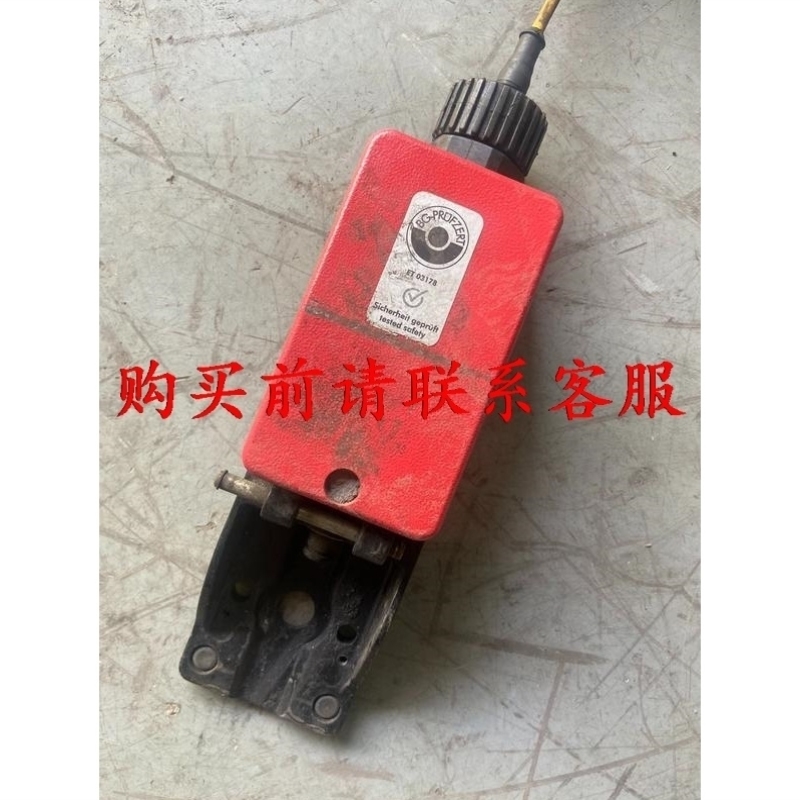 议价议价606.1200.003 F1-U2Z UN博恩斯坦脚踏开关
