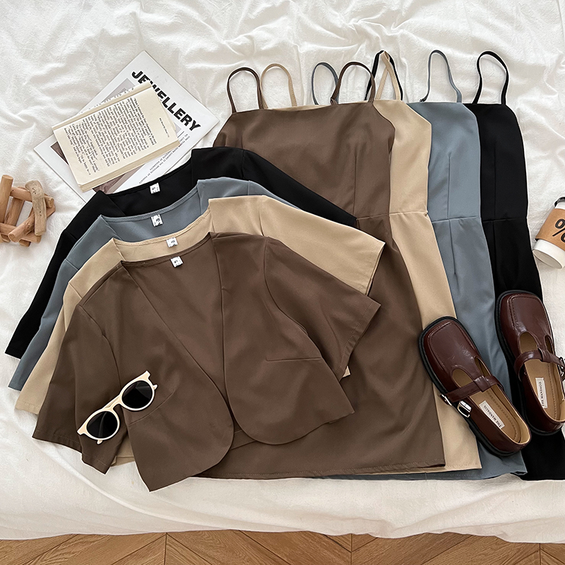 修身显瘦吊带连衣裙小西装外套