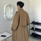 土黄色