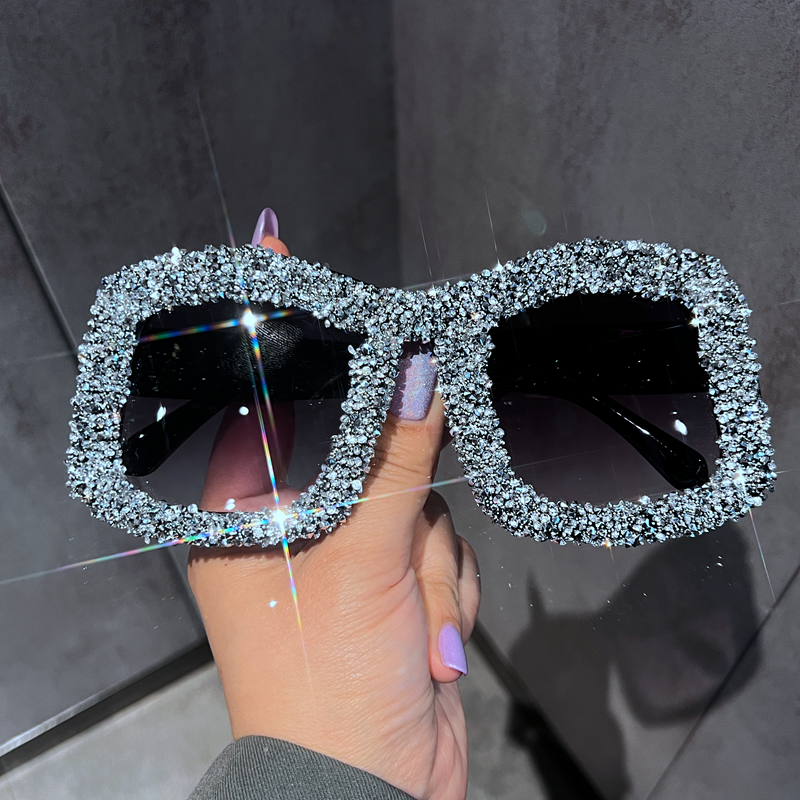 新款个性糖果色大框太阳镜复古高级感时尚镶钻眼镜女街拍走秀墨镜