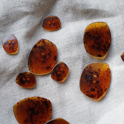 透明茶棕色纽扣26mm20mm