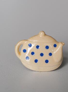 20mmx16mm1颗英国Textile Garden麦芽糖微焦黄蓝波点茶壶造型纽扣