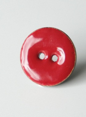 20mm一颗价英国Textile Garden光亮深红色树脂椰壳可可基底纽扣