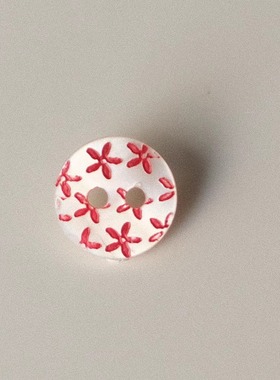 10mm一颗价格英国Textile Garden红色镭射星星白底河贝纽扣