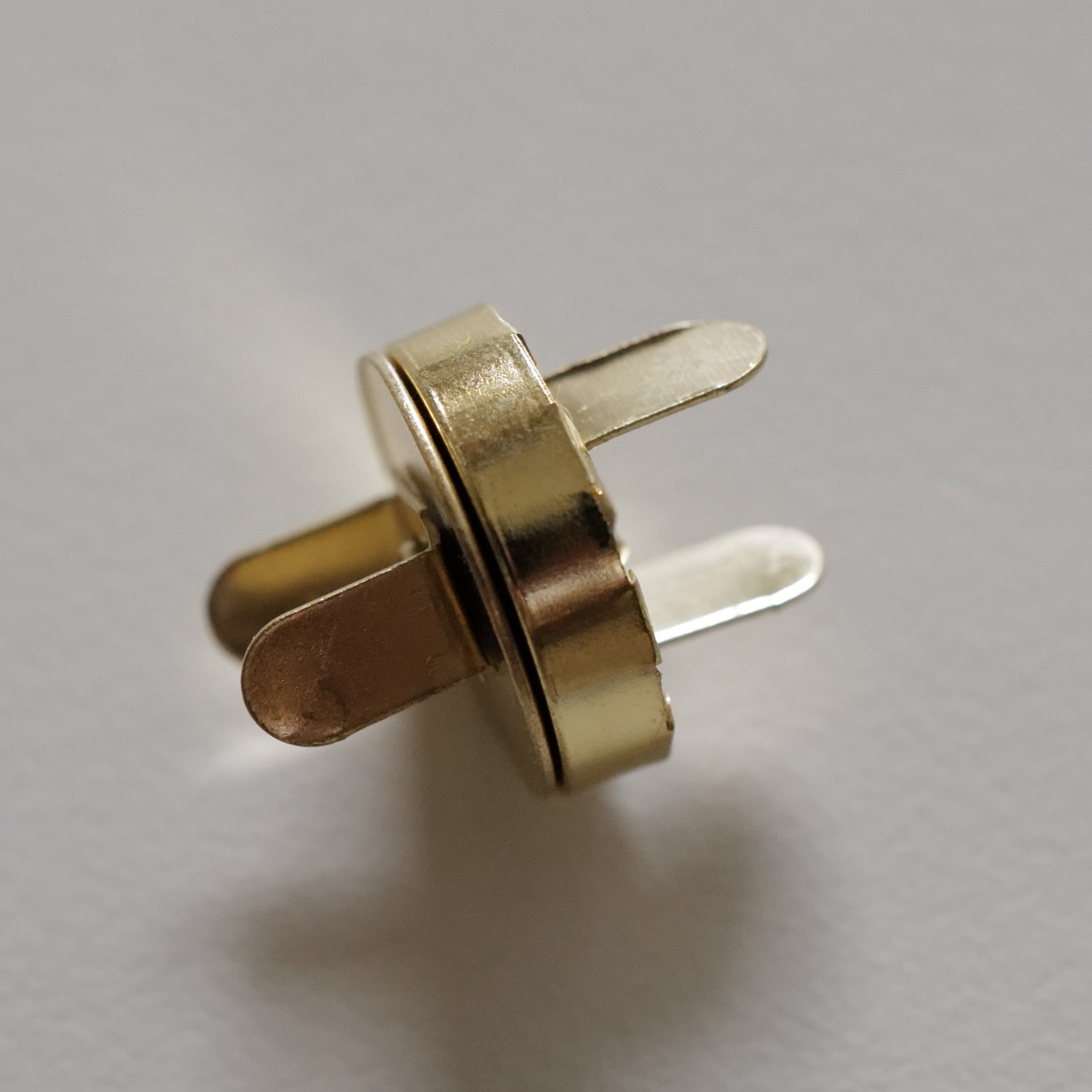 金色磁性包袋开口搭扣