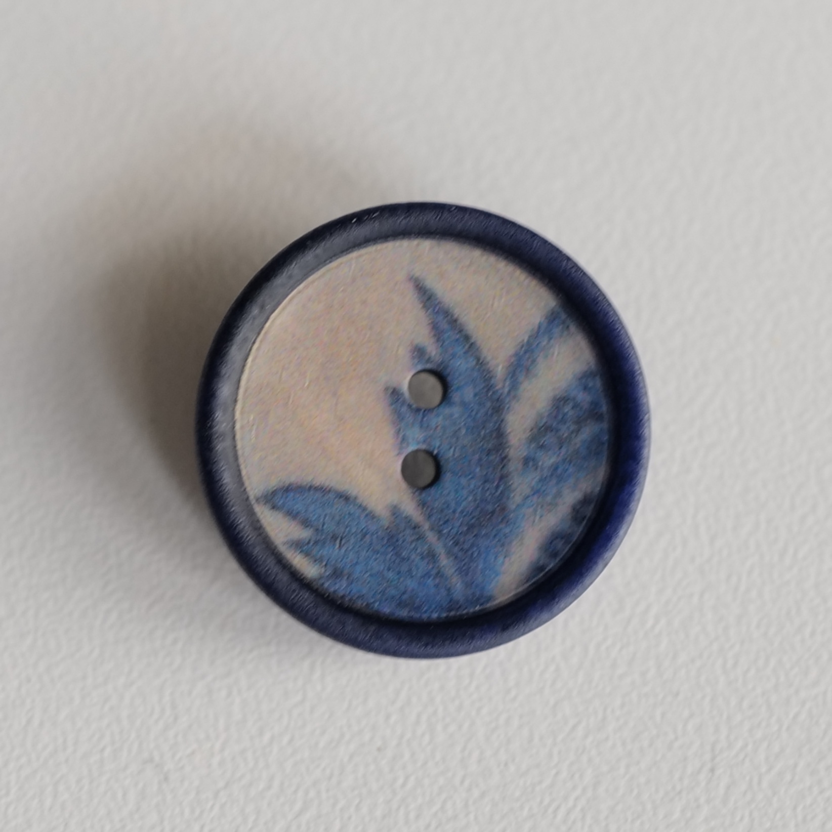 海军蓝象牙棕榈哑光植物图纽扣