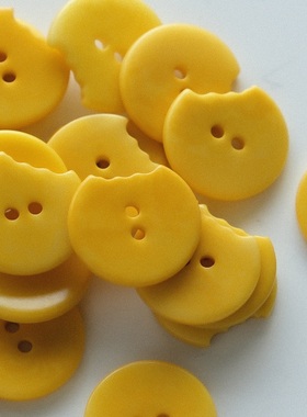 绝版价 20mm一颗价格德国JIM萌萌咬了一口的黄色象牙棕榈纽扣