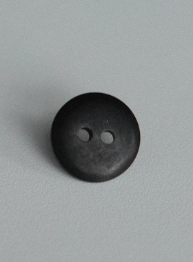 13mm不到一颗价格Textile Garden哑光黑色简洁2孔象牙棕榈纽扣