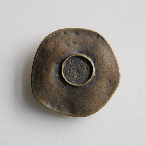 约45mm1颗价英国Textile Garden中心圆环凸纹大号青铜色ABS纽扣