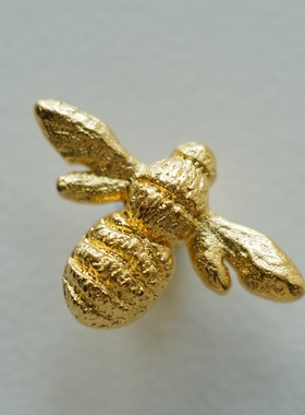 20mm宽14mm长一颗价英国Textile Garden ABS材质金色蜜蜂纽扣