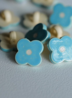 11mm一颗价格英国Textile Garden浅松石蓝花米色蕊树脂纽扣