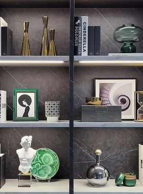 简约风软装客厅玄关相架组合挂画