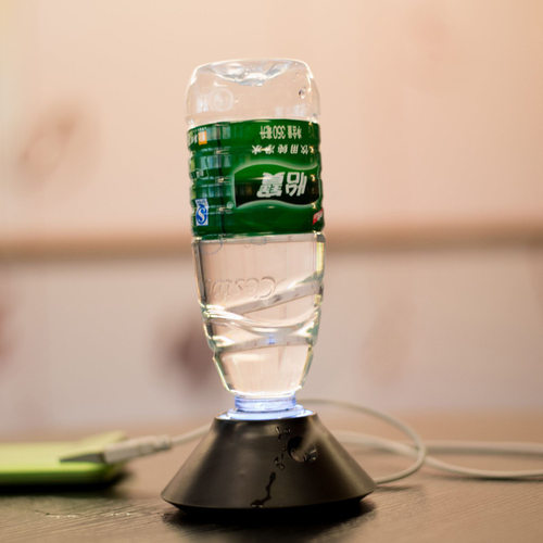 卡蛙smart frog矿泉水瓶加湿器便携迷你办公室个人微孔USB水瓶座